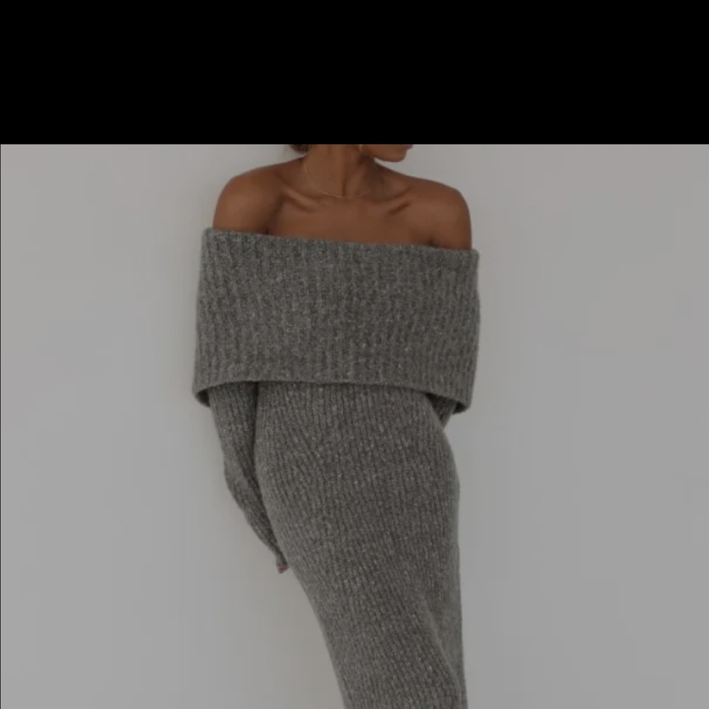 Rumored Gray Off-Shoulder Maxi Dress - Picture 2 of 4